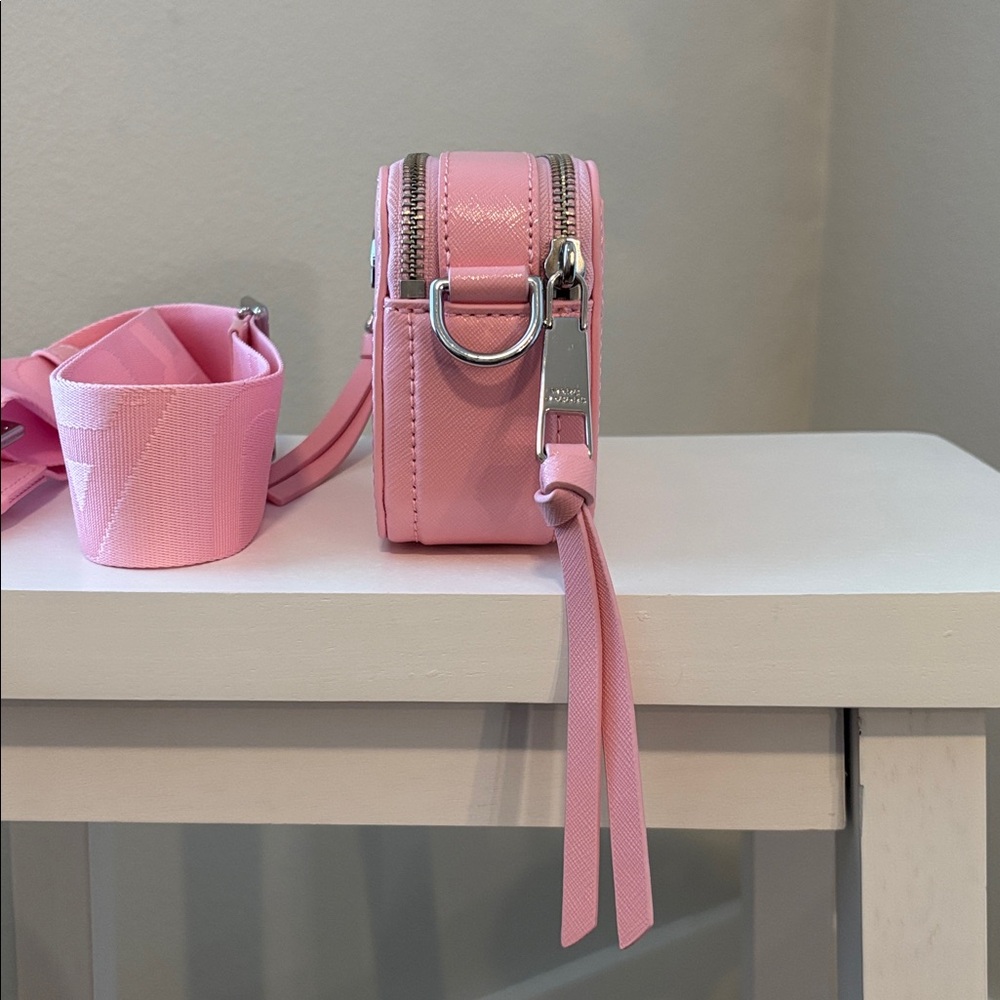 EUC Marc Jacobs The Solid Snapshot, Ribbon Pink - Picture 5 of 11